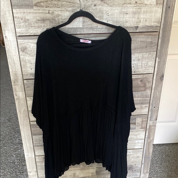 Black Oversized Dolman Sleeve Tunic - Picture 1 of 1
